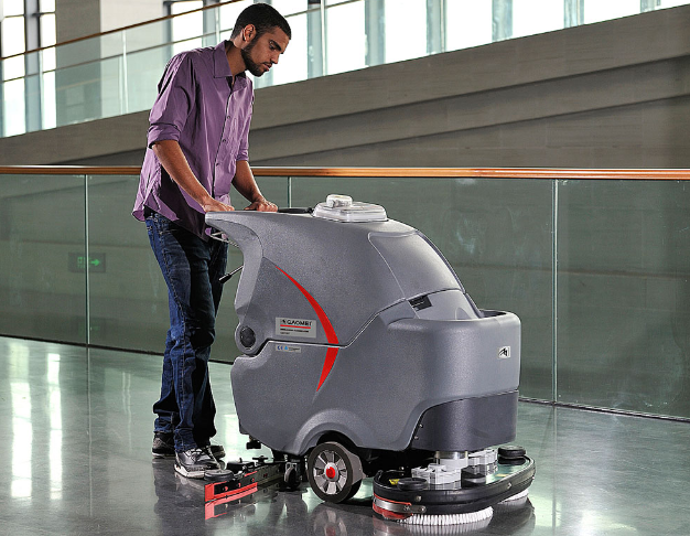 工厂车间使用手推式洗地机的优势