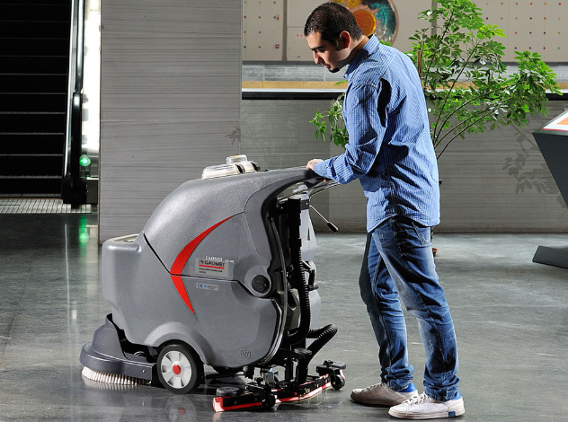 室内全自动洗地机选购注意点