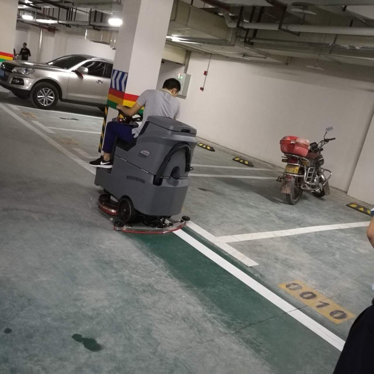 恒盛娱乐洗地机不仅改变地面的清洁也净化了我们的生活环境