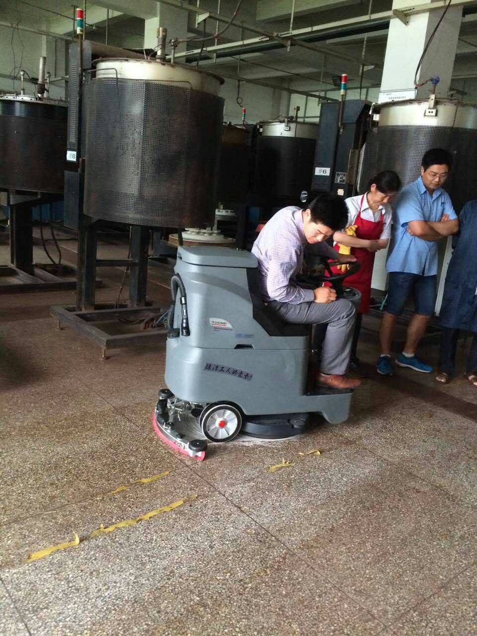 选择恒盛娱乐的洗地机租赁有什么好处？