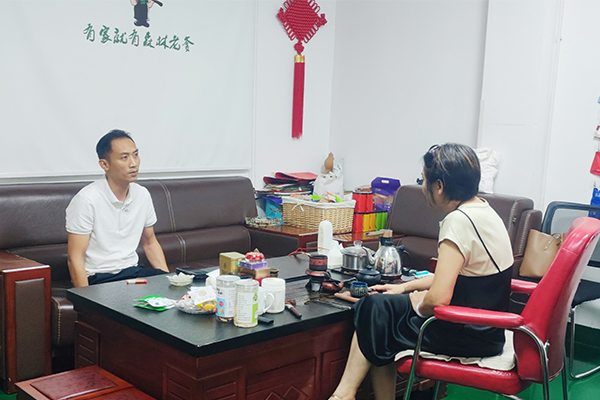 速盈娱乐坚果代工厂与关总洽谈坚果代加工