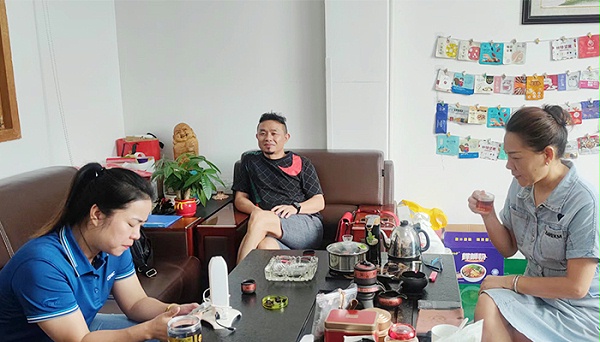 速盈娱乐坚果代工厂与珠海杨总洽谈坚果代工