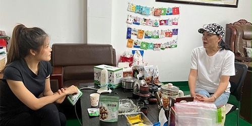 速盈娱乐坚果代工厂与刘总洽谈坚果干干果合作事宜