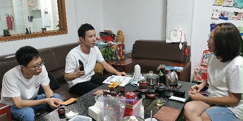速盈娱乐坚果代工厂与卢总洽谈坚果干干果合作事宜