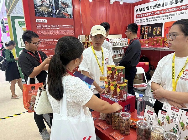 速盈娱乐坚果厂参加珠海礼品展