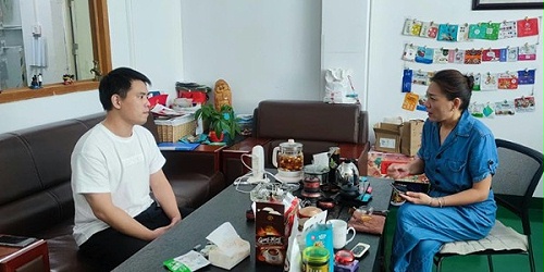 速盈娱乐坚果代工厂与李总洽谈干果炒货代工合作