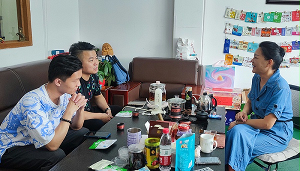 速盈娱乐坚果代工厂专注坚果礼盒定制加工企业礼盒定制