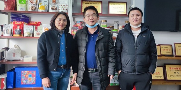 速盈娱乐坚果代工厂与邓总洽淡坚果代工
