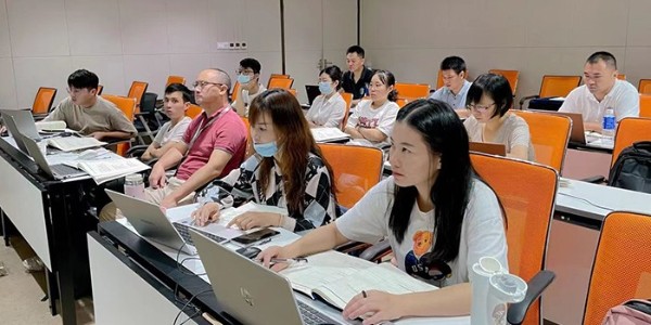 速盈娱乐坚果代工厂参加短视频交流会