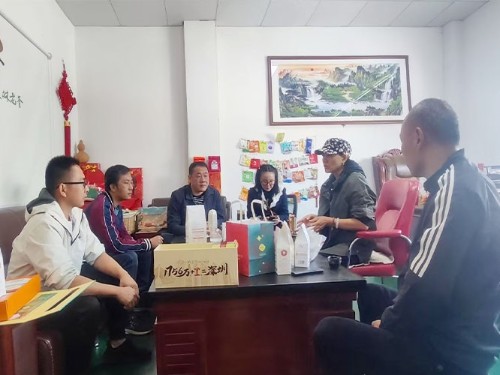 速盈娱乐坚果厂与汉记食品携手定制 共创年货新风尚，