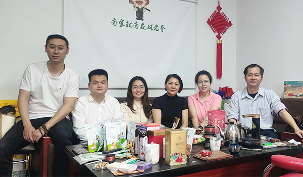速盈娱乐坚果果干加工厂与各行业企业负责人交流学习
