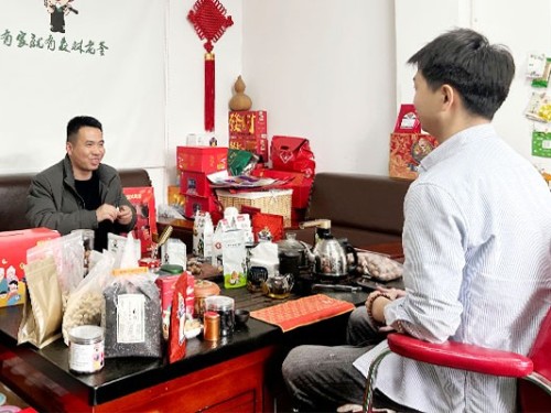 速盈娱乐坚果厂与江西夏总洽谈端午礼盒定制