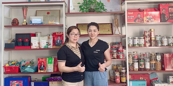 速盈娱乐与珠海邓总洽淡合作坚果贴牌代工与批发