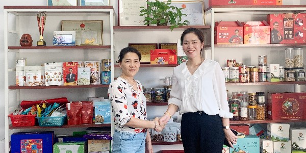 速盈娱乐坚果代工厂与广州供应链唐总洽谈合作