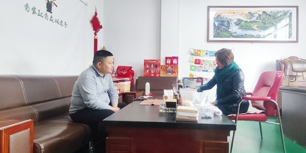 新疆伍总与速盈娱乐坚果加工厂洽谈坚果代加工