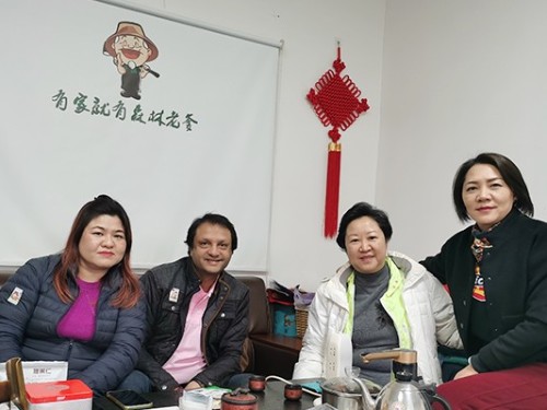 贸易伙伴Christina Lee造访了速盈娱乐坚果代工厂