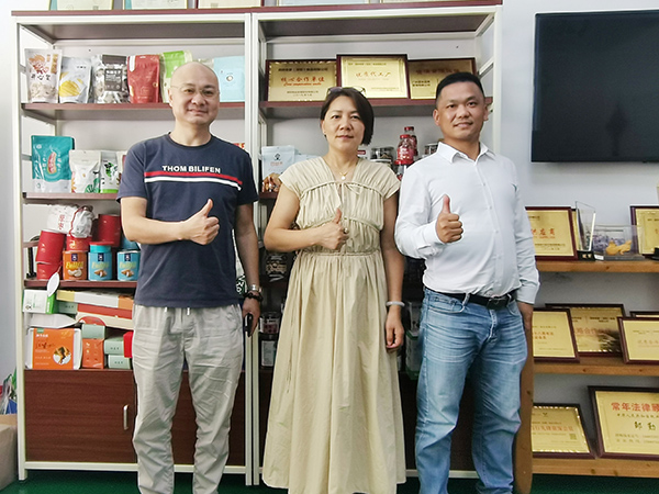 速盈娱乐坚果加工与吕总和罗总洽淡坚果品牌代理