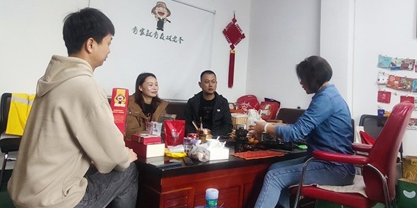 速盈娱乐坚果厂与谢总深入洽谈坚果代